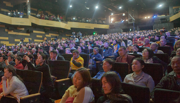 ダライ・ラマ法王が出席された仏教科学と現代科学の国際会議における聴衆席の情景。2016年11月21日、モンゴル、ウランバートル（撮影：イゴール・ヤンチョグロフ）