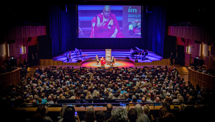 ダライ・ラマ法王の講演会が行われたマルメ・ライブ・ホールの情景。2018年9月12日、スウェーデン、マルメ（撮影：エーリク・トールネル / IM）