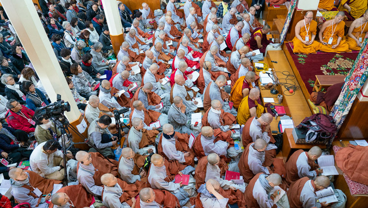 韓国グループのリクエストによって開催されたダライ・ラマ法王の法話会最終日のツクラカンの情景。2019年11月6日、インド、ヒマーチャル・プラデーシュ州ダラムサラ（撮影：テンジン・ジャンペル / 法王庁）