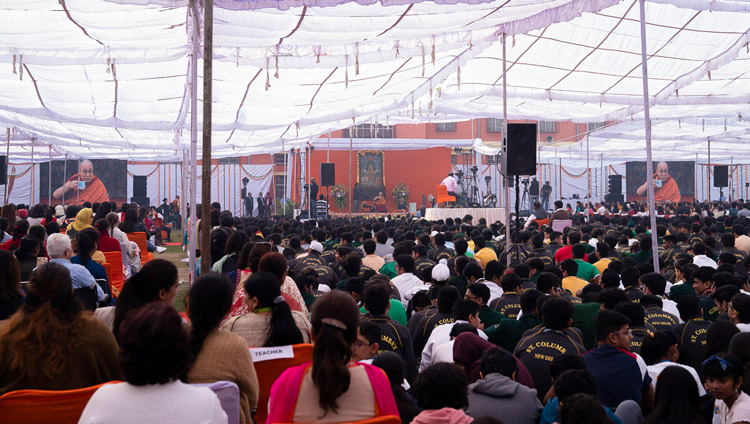 セント・コルンバ学校で開催されたダライ・ラマ法王の講演会に集まった5,000人を超える聴衆。2019年11月20日、インド、ニューデリー（写真：テンジン・チュンジョル / 法王庁）