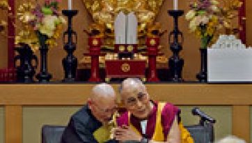 インド人、中国人、曹洞宗の僧侶たちと謁見