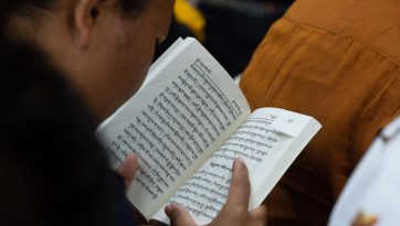 チベット人の若者たちへの法話会 初日