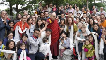 ツクラカンでの一般謁見記念撮影写真ダウンロード