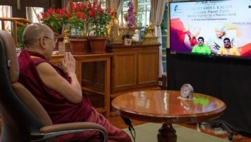 平和な世界のために共に働く